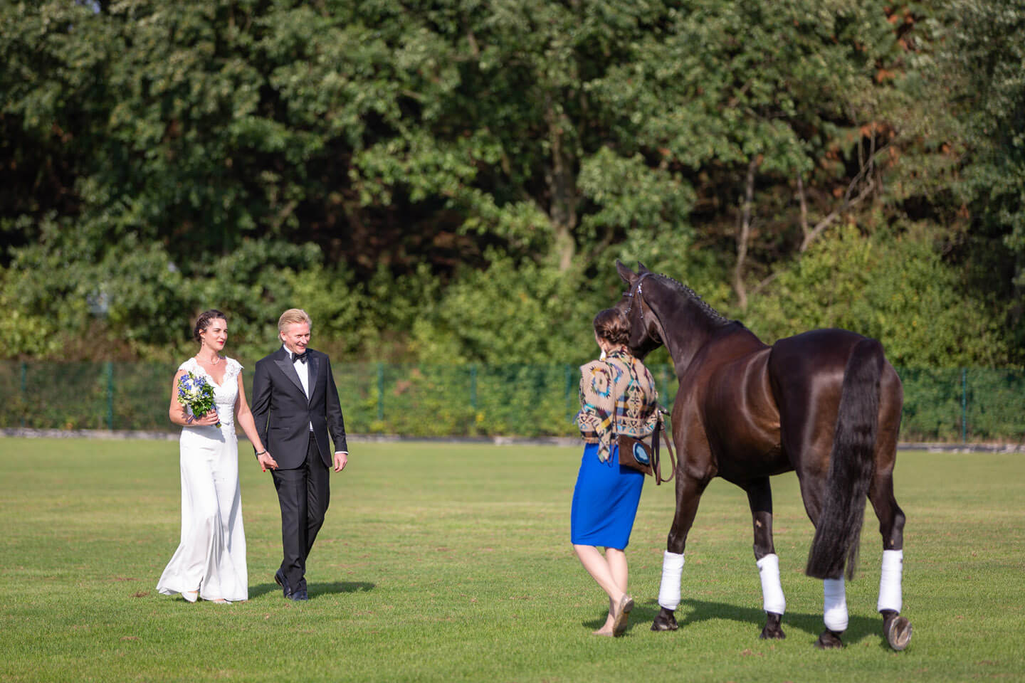 Überraschung zum Hochzeitsshooting: ein Pferd