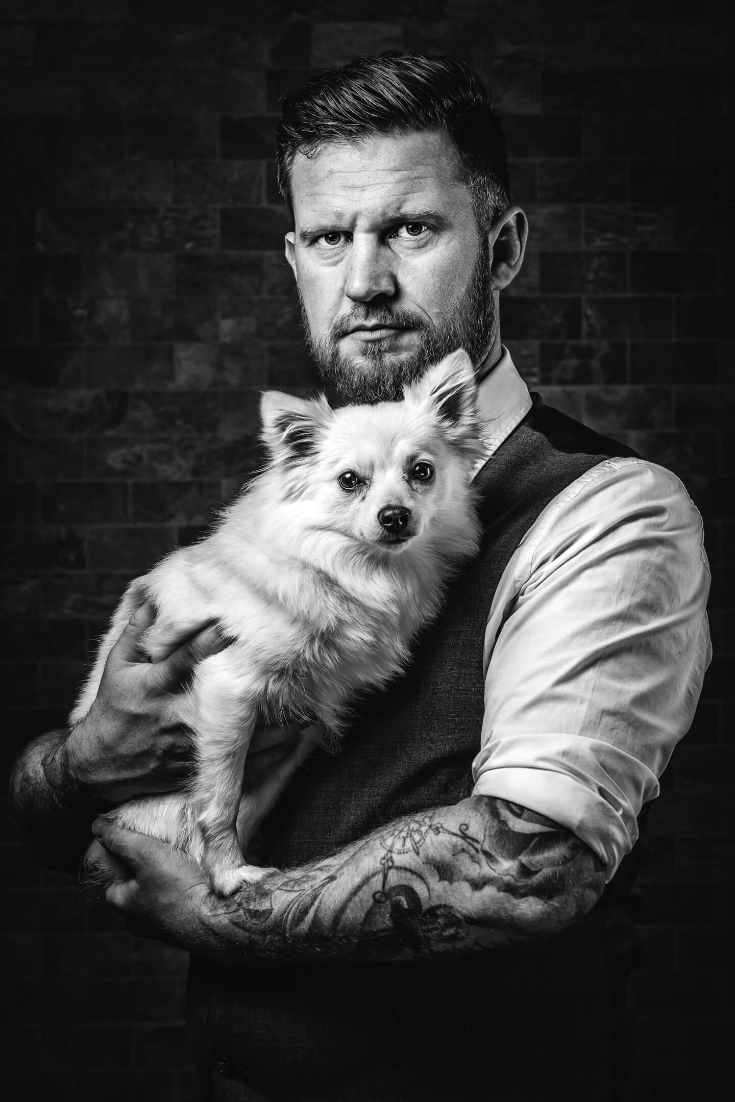 Mann mit Hund. Fotografiert von Florian Läufer