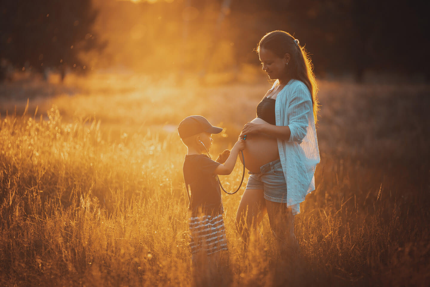 Bei einem Babybauch-Shooting in den Boberger dünen gelang dem Fotografen Florian Läufer dieses stimmungsvolle Schwangerschaftsfoto.