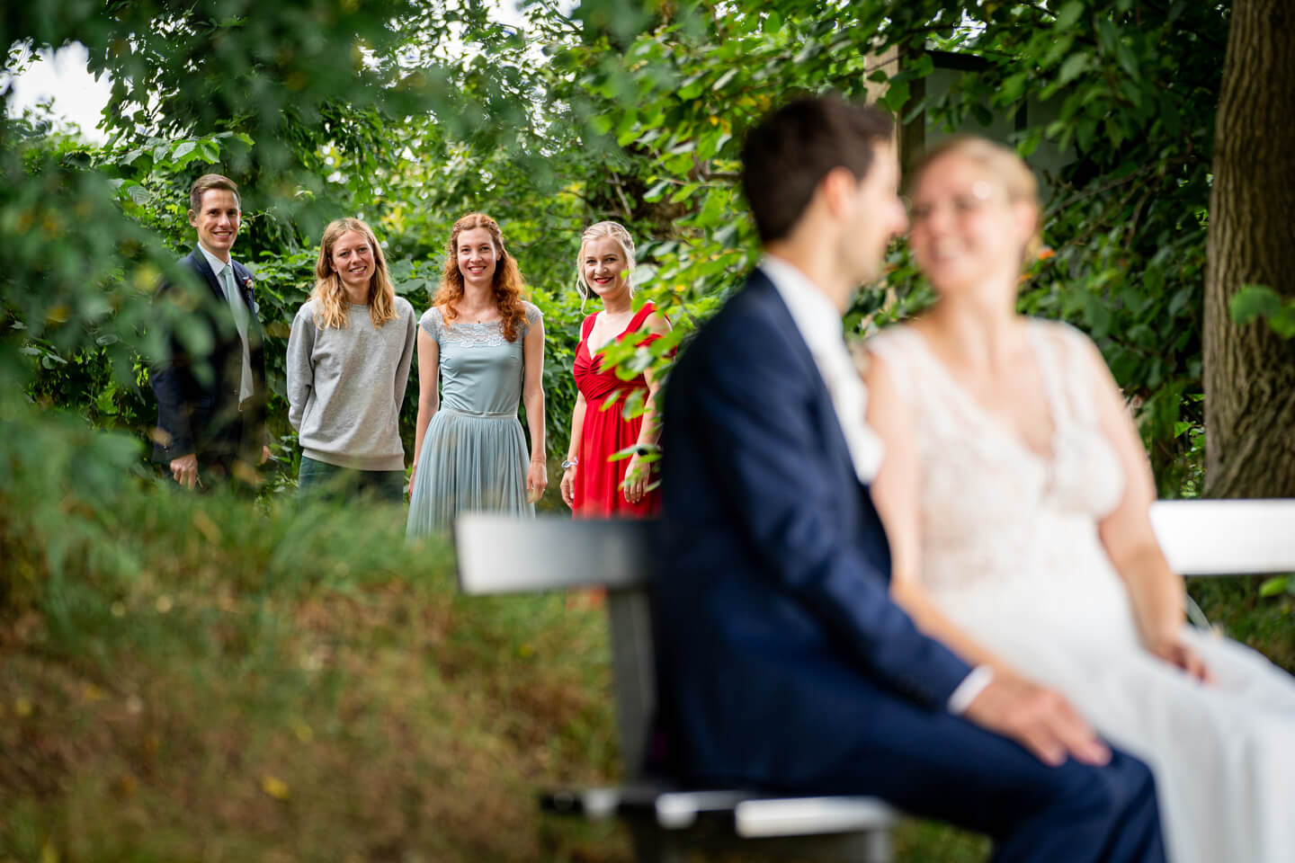 Hochzeitspaar mit Trauzeugen beim Paarshooting mit dem Hamburger Hochzeitsfotograf Florian Läufer