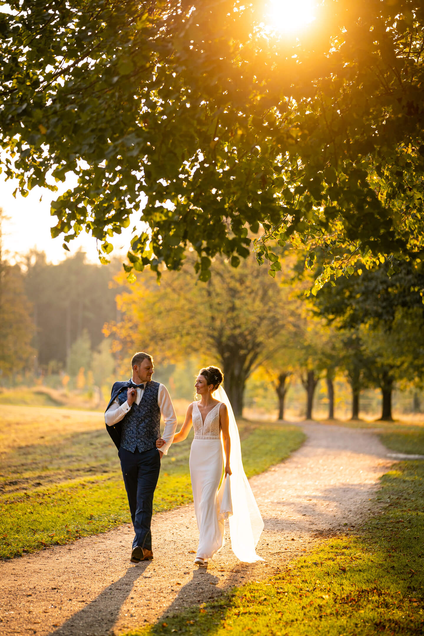 Hochzeitsfotos im Bürgerpark Kaltenkirchen im Herbst.