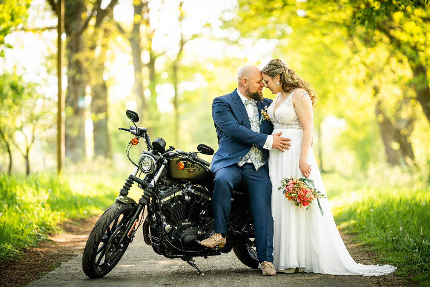 Hochzeitsfotos mit Motorrad vom Hamburger Hochzeitsfotograf Florian Läufer.