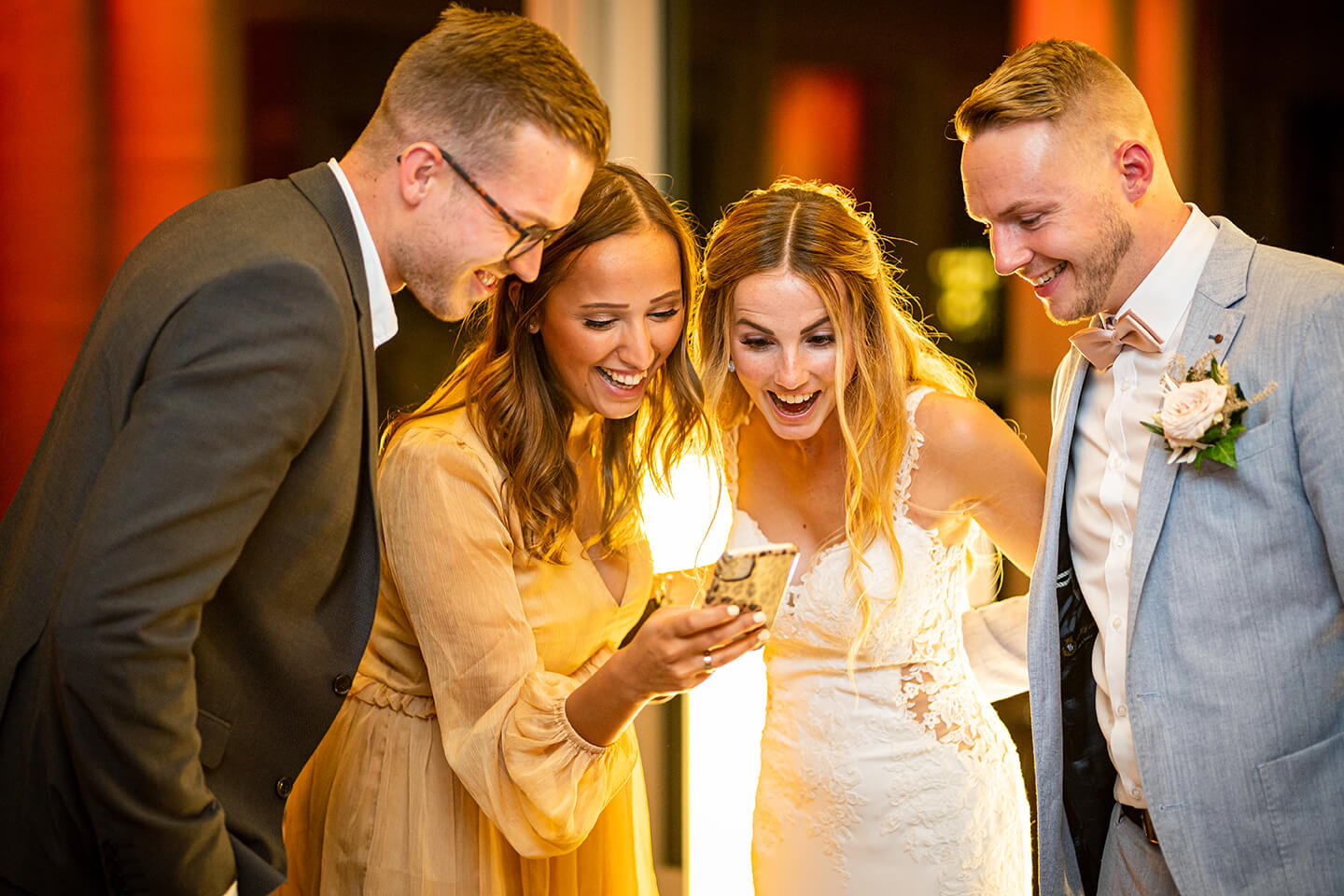 Handy bei der Hochzeit benutzen?